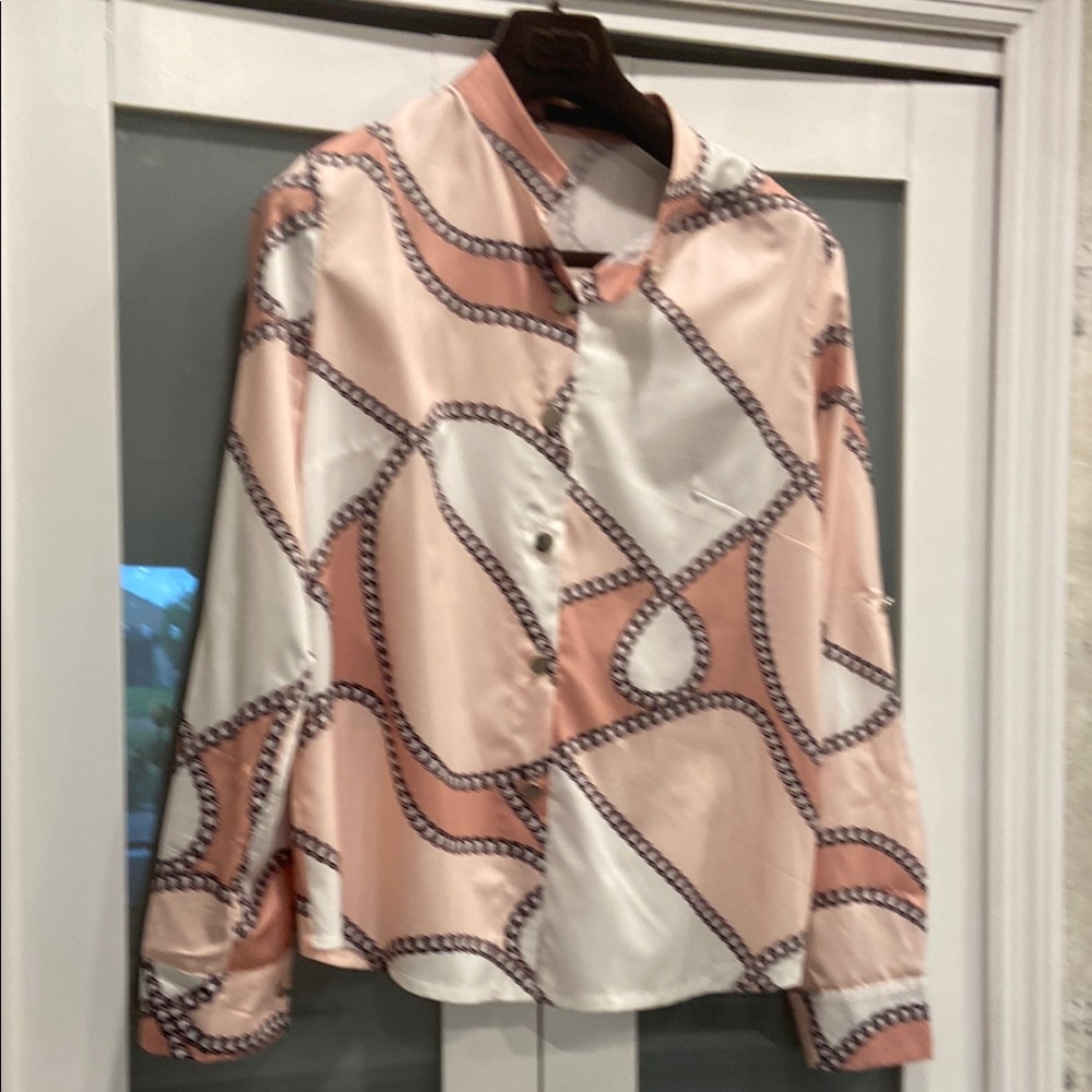 Chic Women's Pink and White Patterned Top